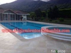 ALOJAMIENTOS COLOMBIA - Barbosa、Antioquiaのフィンカ